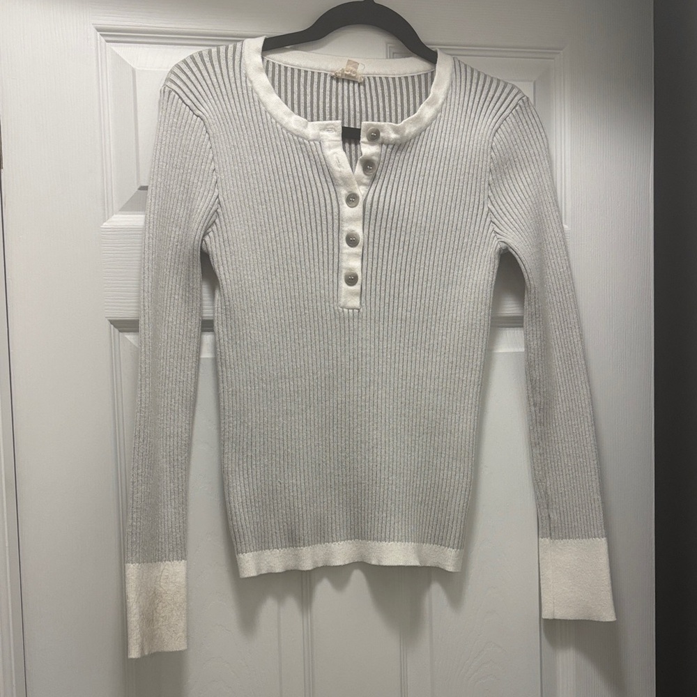Hem & Thread Gray and Cream Long Sleeve Top